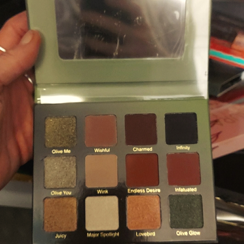 Eyeshadow palette